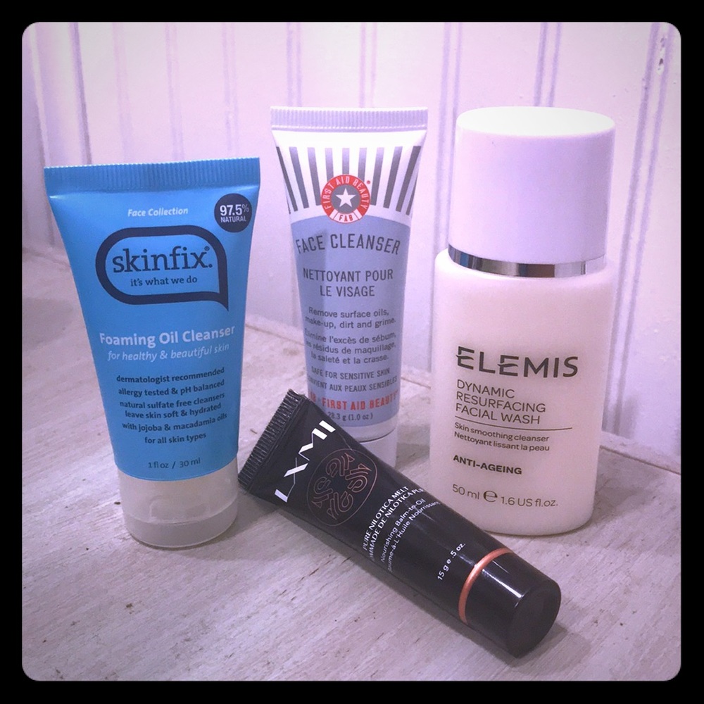 Face Cleansing Deluxe Sample Bundle